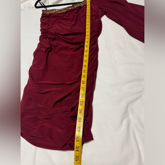 Venus Dress Sz small burgundy/wine colour - Picture 4 of 5